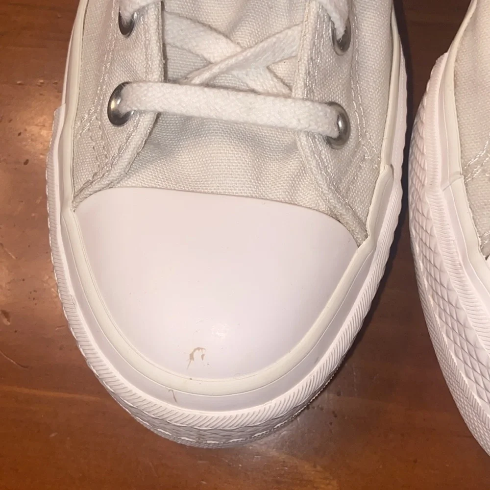 Chuck Taylor All Star Lift Platform It's Okay To Wander size 8.5 women